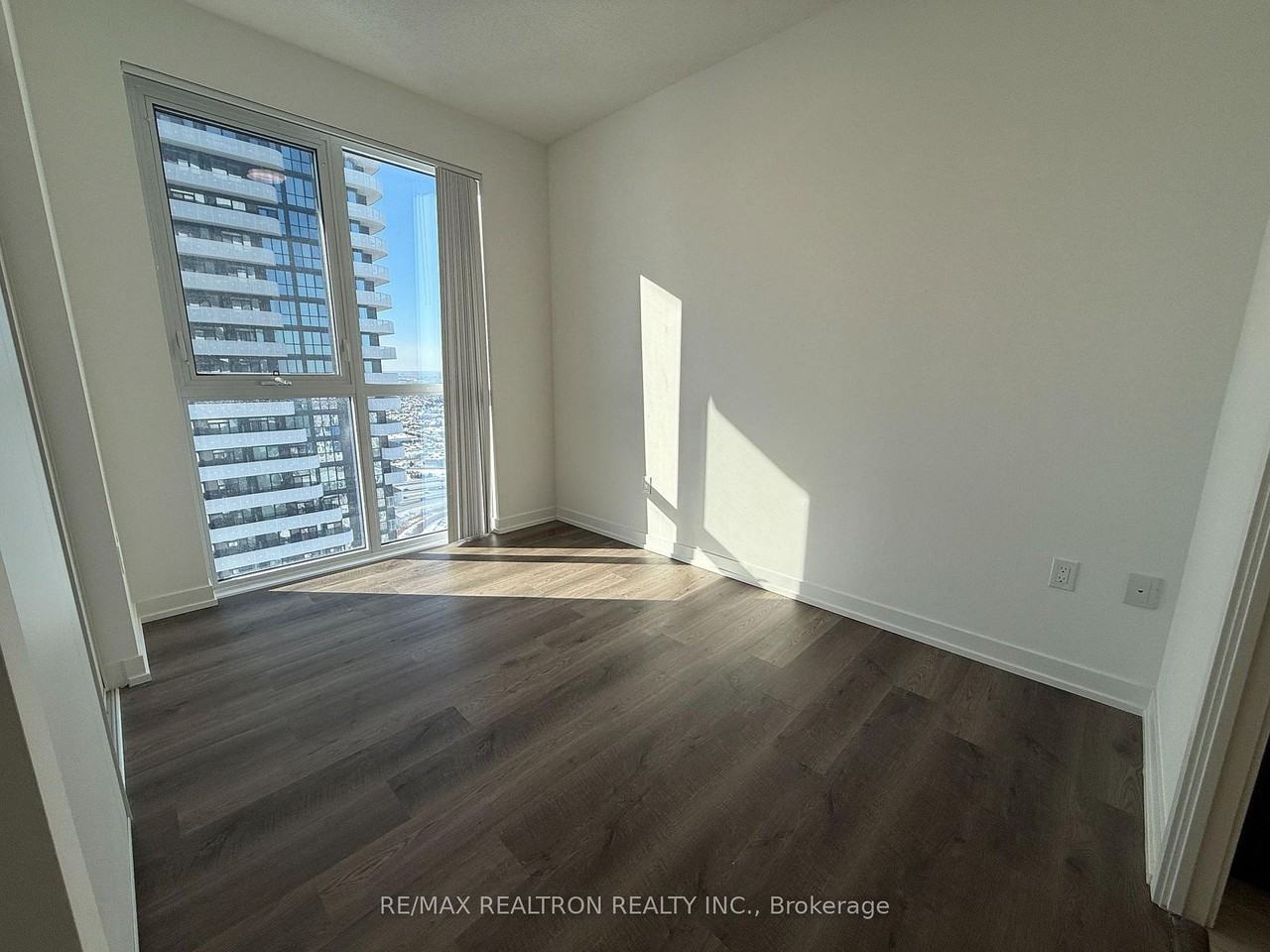 8 Interchange Way - Photo 8