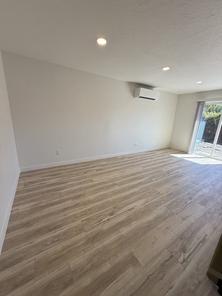 1321 Northeast 7th Street b - B #B - Photo 5 of 12