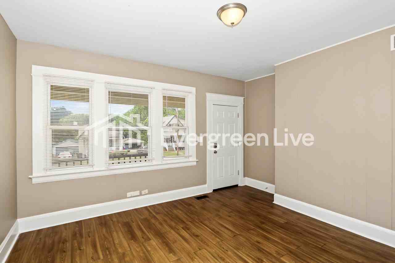 3980 Washington Ave - Photo 2 of 15