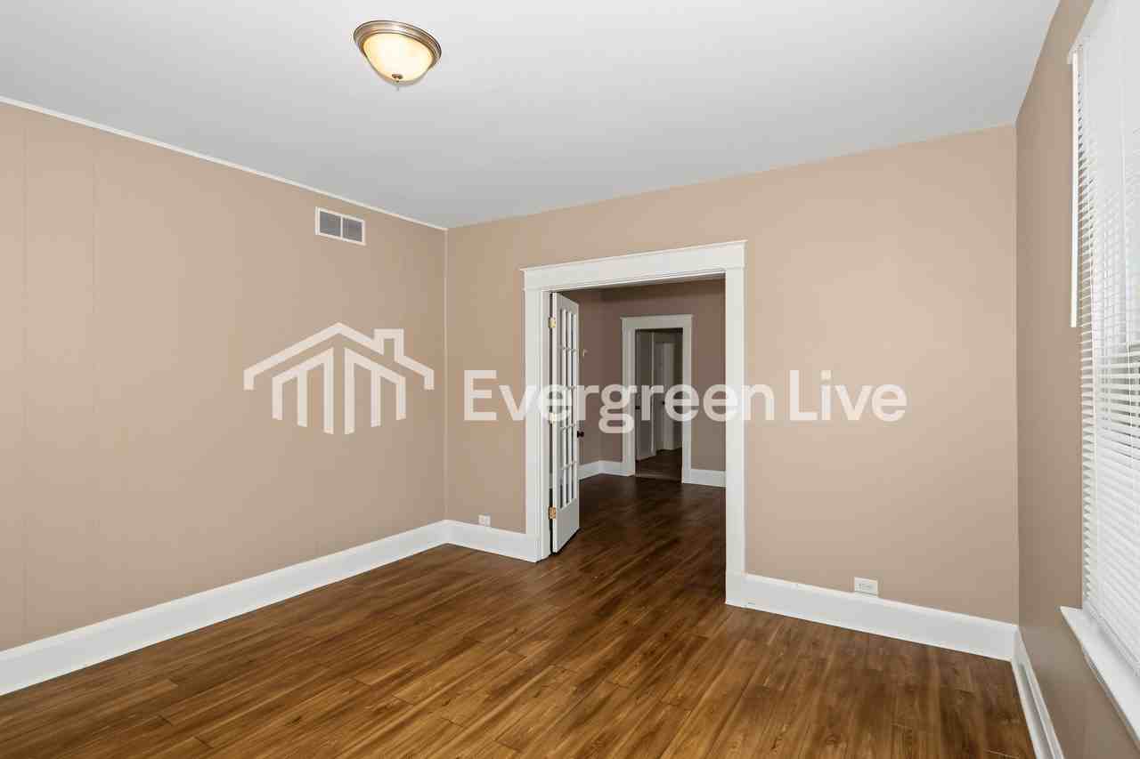 3980 Washington Ave - Photo 3 of 15