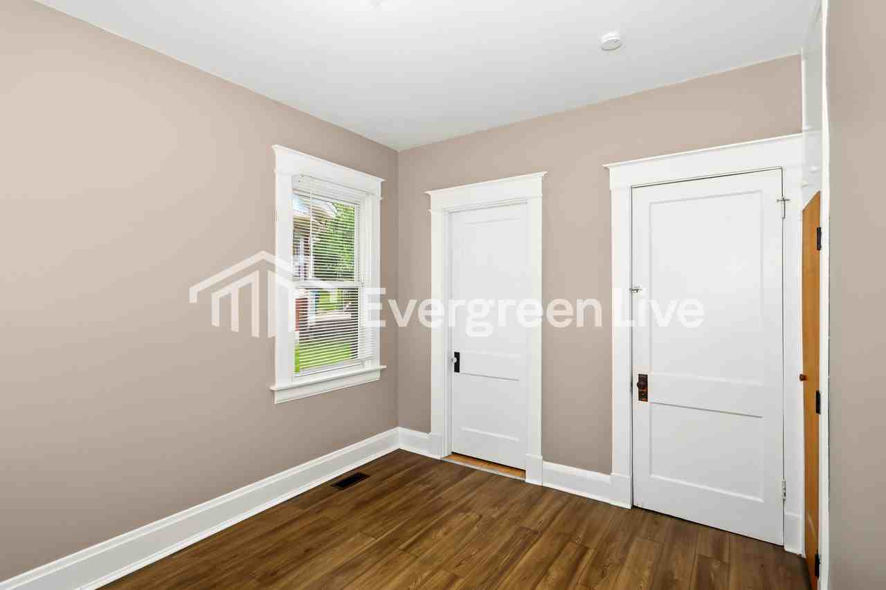 3980 Washington Ave - Photo 7 of 15