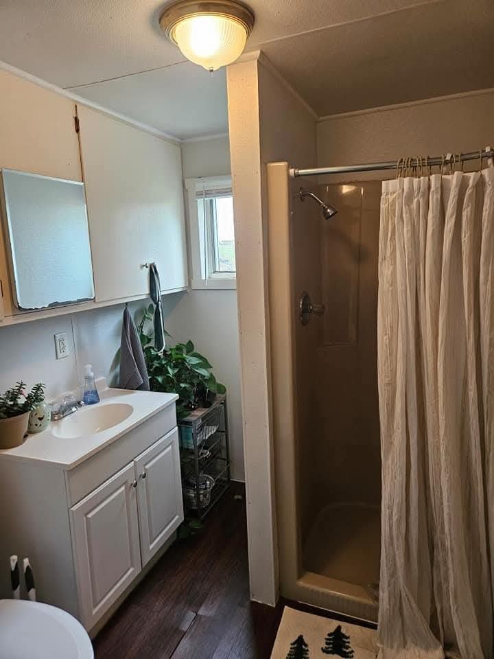 1060 Edina St - Photo 3 of 10