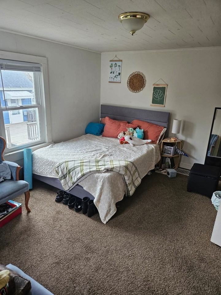 1060 Edina St - Photo 6 of 10