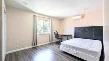 featured image of 1299 W 37th Dr