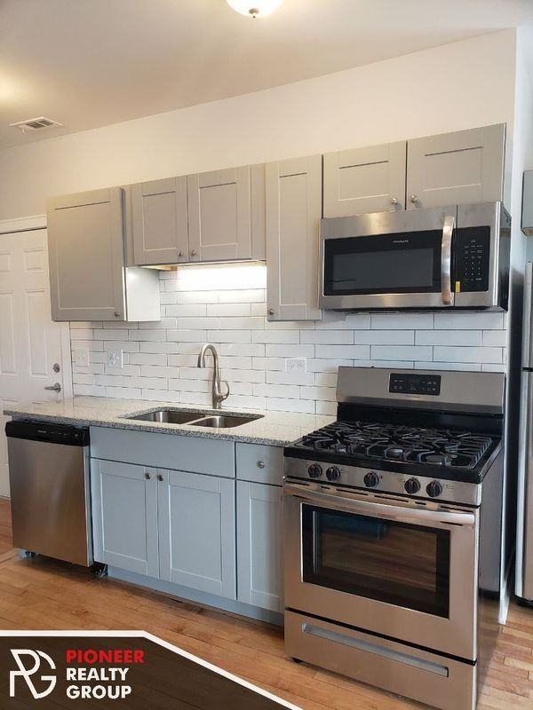 5610 N Western Ave - Photo 2 of 5