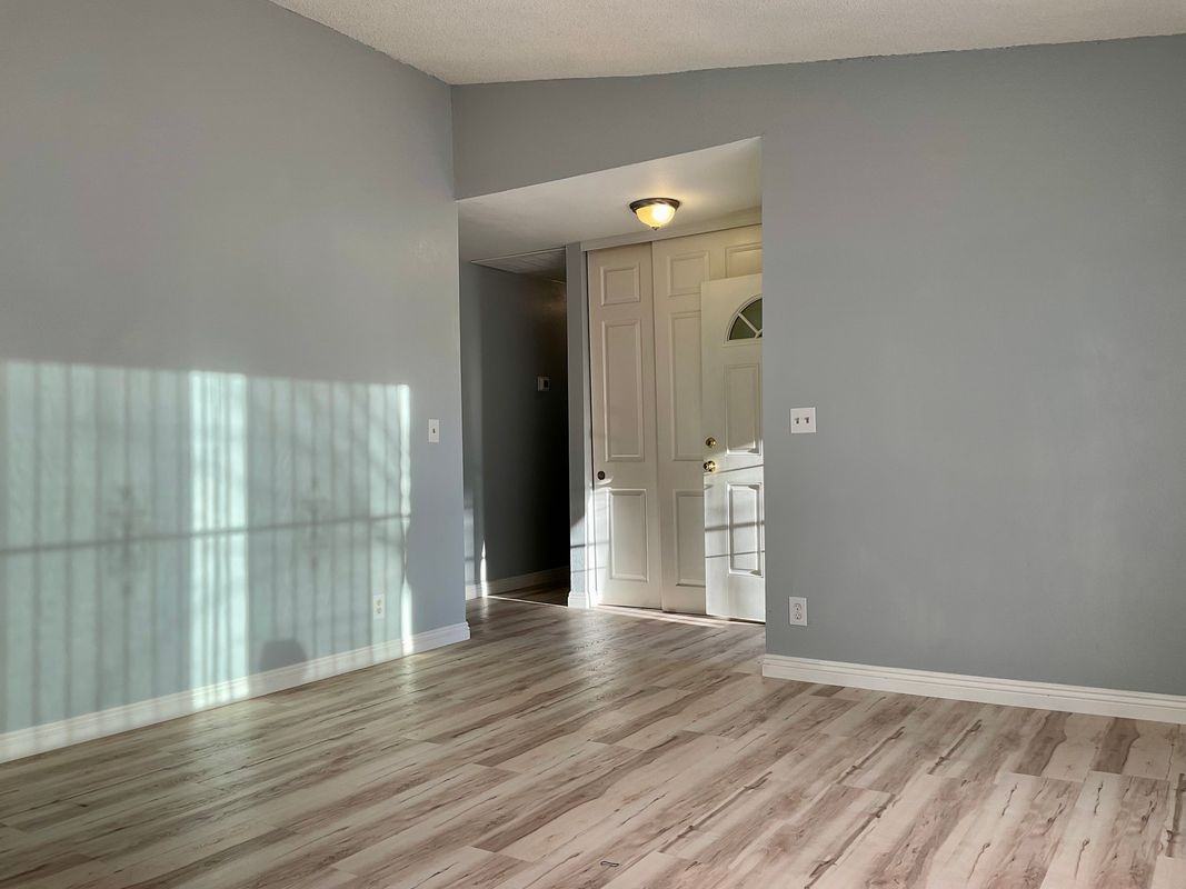 1312 N St - Photo 5 of 37