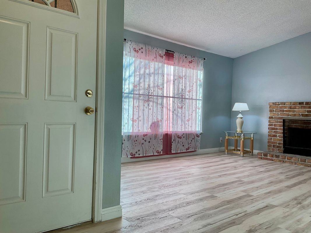 1312 N St - Photo 7 of 37