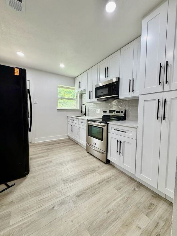 1814 Martin Luther Dr ##A - Photo 4 of 24