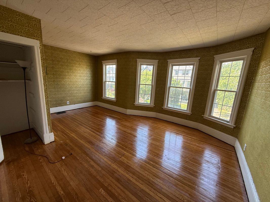 483 Auburn Ave - Photo 7 of 9