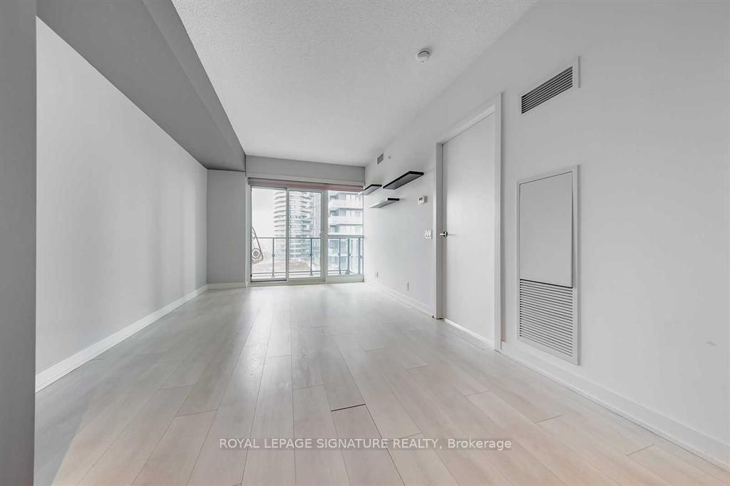 2200 Lake Shore Boulevard West - Photo 6