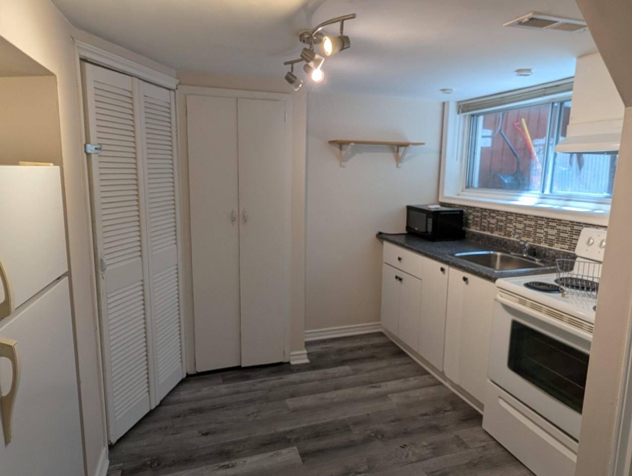 79 Haslam Street - Photo 5 of 9