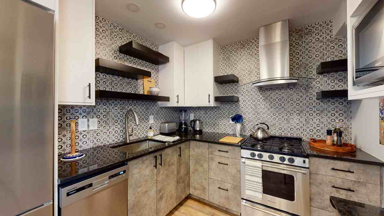 238 Carruthers Avenue - Photo 3 of 3