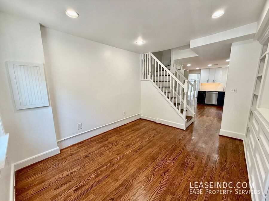 2333 17th St Nw - Photo 2 of 25