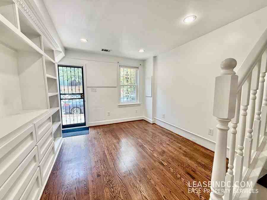 2333 17th St Nw - Photo 5 of 25