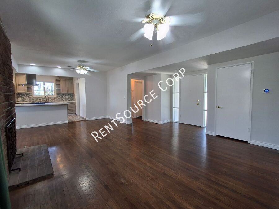 10059 Mclennan Ave - Photo 3 of 39