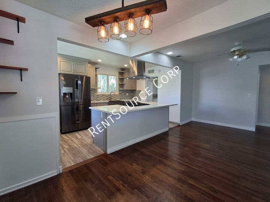 10059 Mclennan Ave - Photo 5 of 39