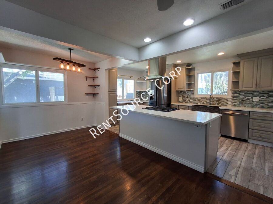 10059 Mclennan Ave - Photo 6 of 39