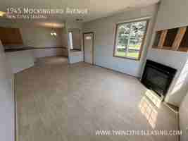 featured image of 1945 Mockingbird Ave
