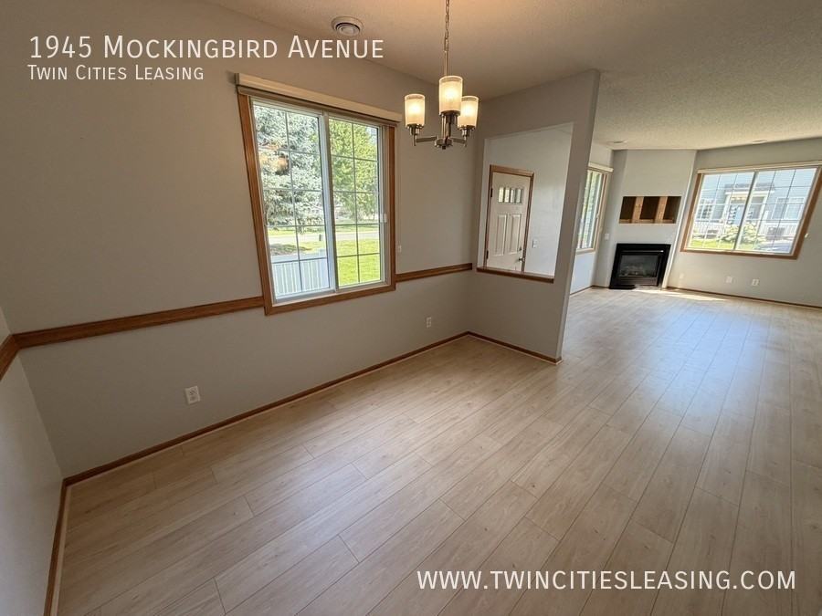 1945 Mockingbird Ave - Photo 2 of 27