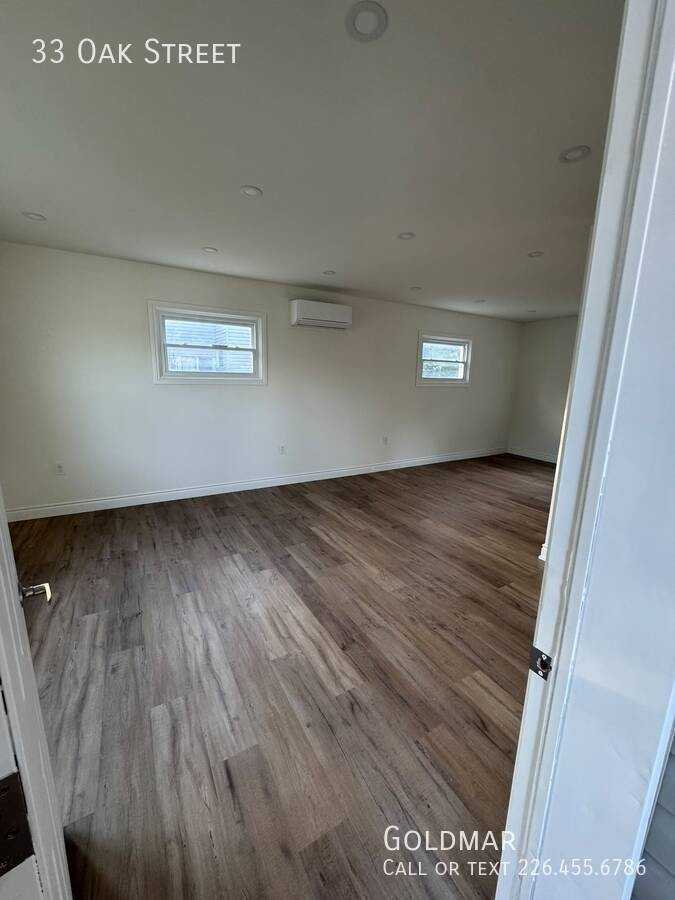 33 Oak St - Photo 7 of 18