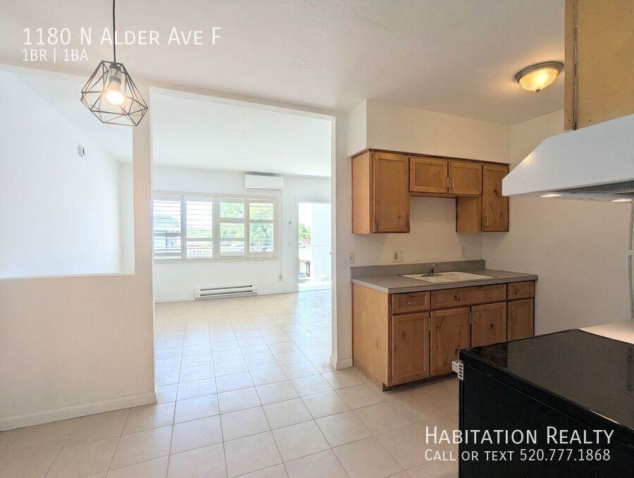 1180 N Alder Ave - Photo 2 of 9