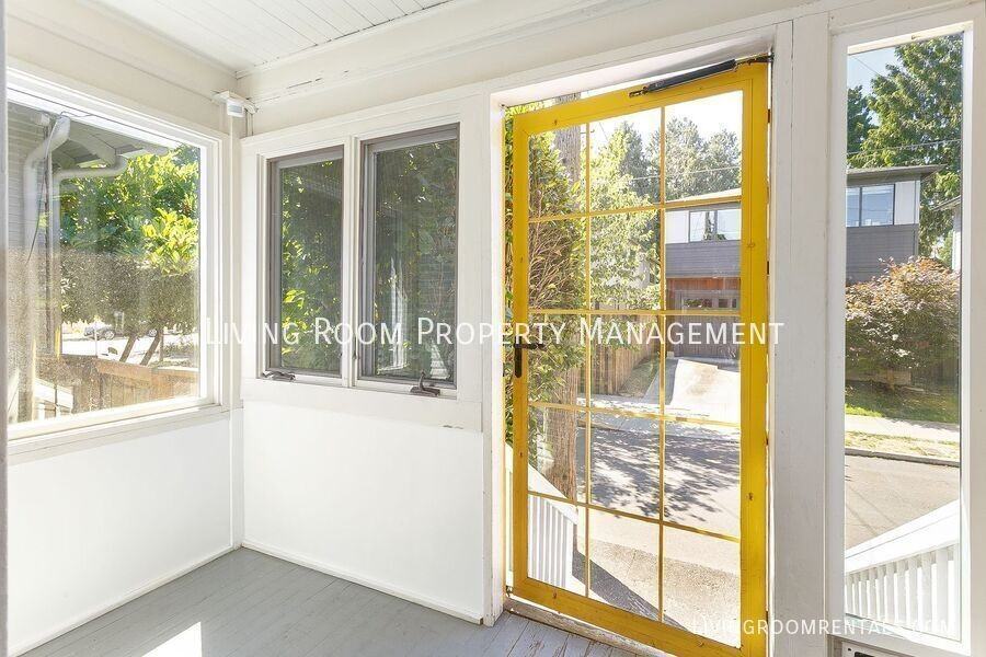 1525 Se Pershing St - Photo 4 of 16