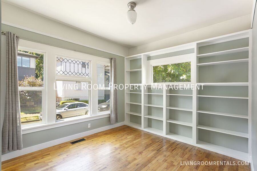 1525 Se Pershing St - Photo 7 of 16