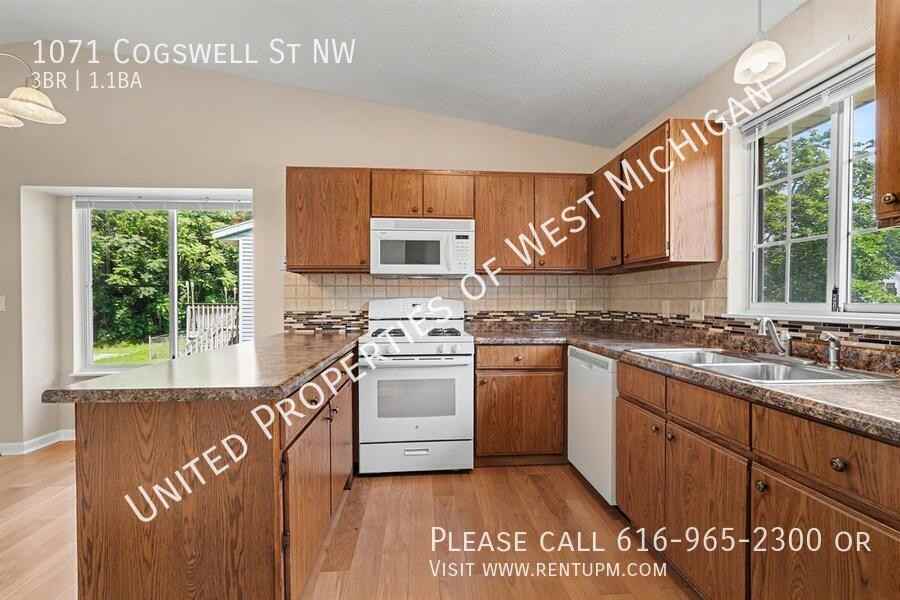 1071 Cogswell St Nw - Photo 5 of 15