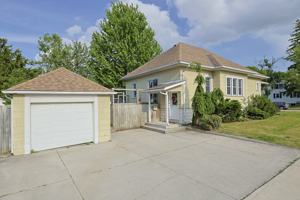 featured image of 452 Nelson St