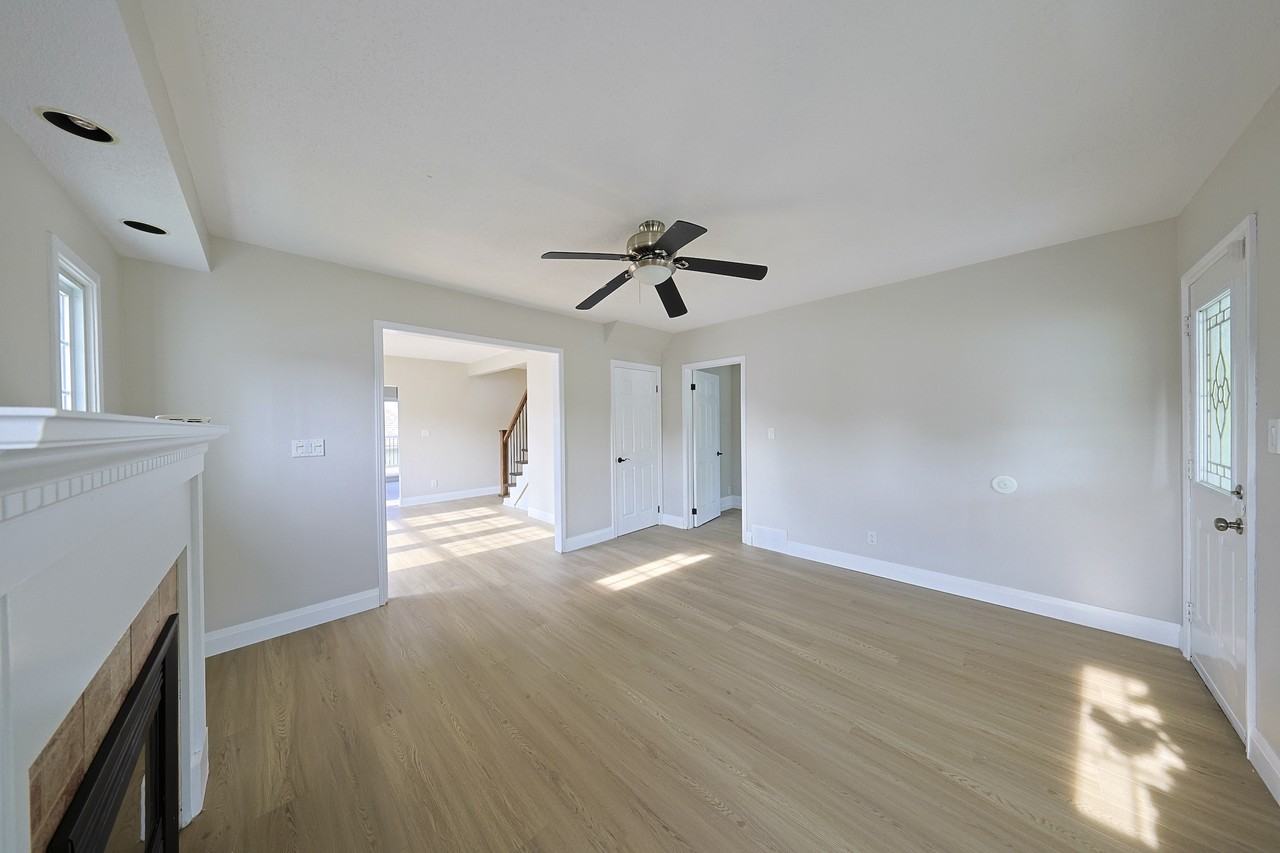 452 Nelson St - Photo 7 of 21