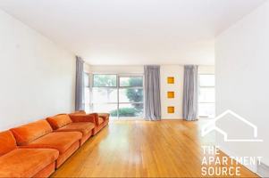 featured image of 7407 N California Ave