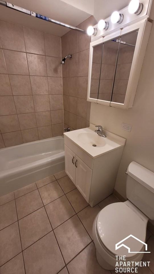 1039 College Ave #10W - Photo 5 of 14