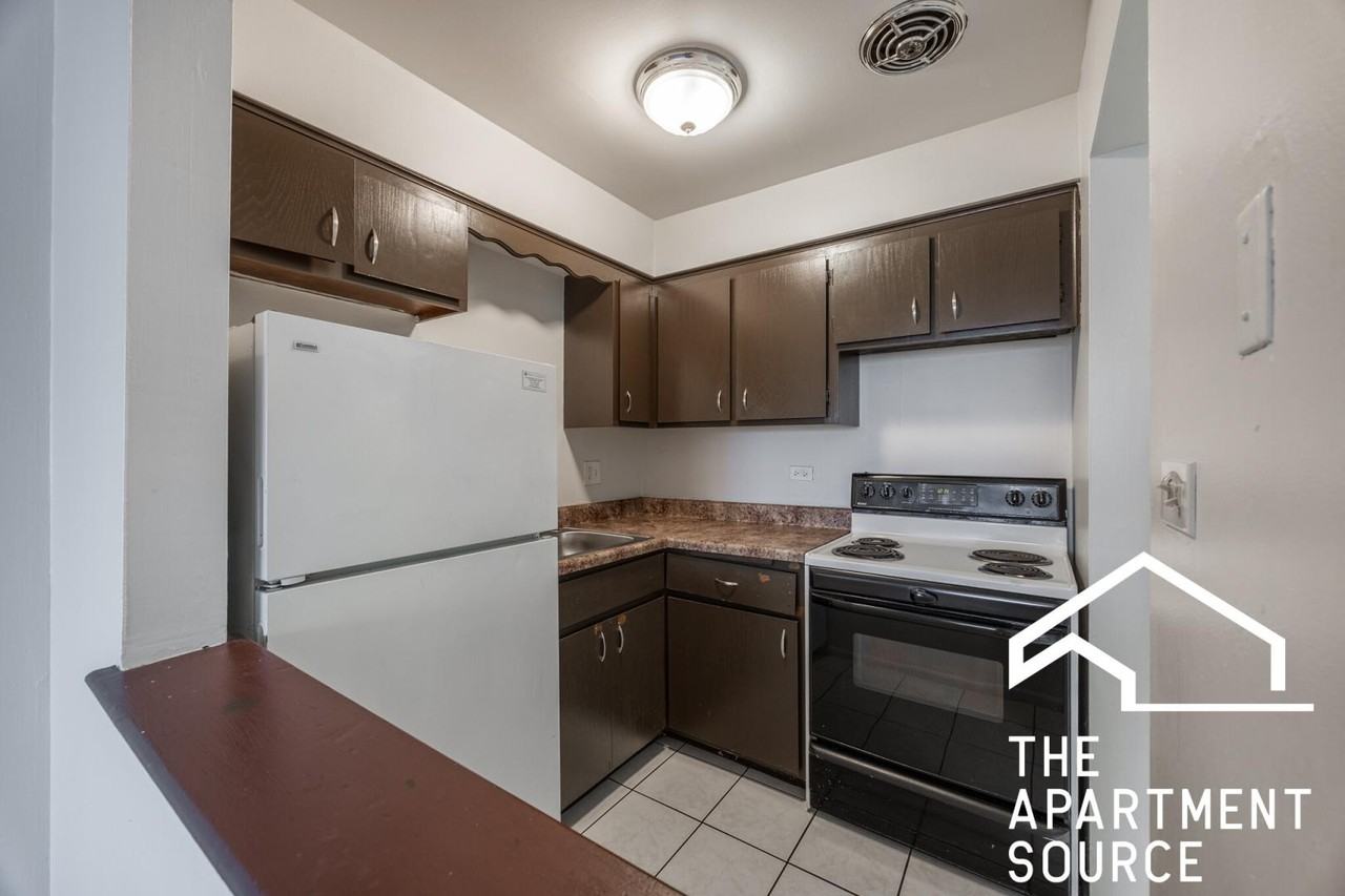 7300 W North Ave #2B - Photo 3 of 17