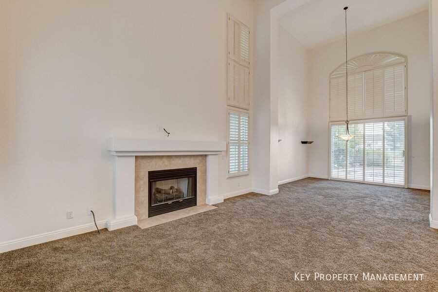 136 Ultra Dr - Photo 2 of 17