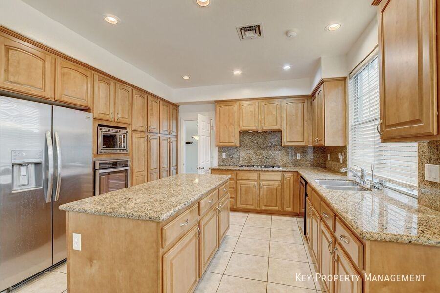 136 Ultra Dr - Photo 6 of 17