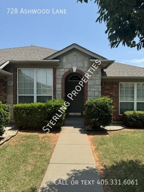 728 Ashwood Ln - Photo 3 of 40