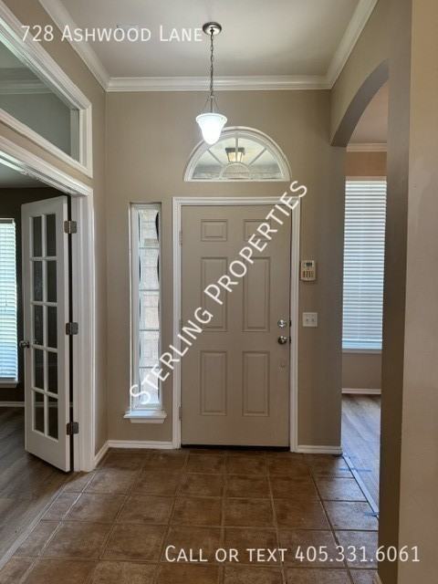728 Ashwood Ln - Photo 4 of 40
