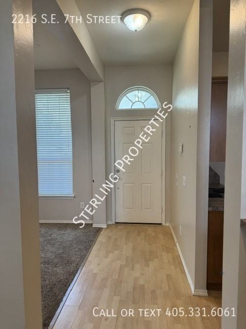 2216 Se 7th St - Photo 3 of 34