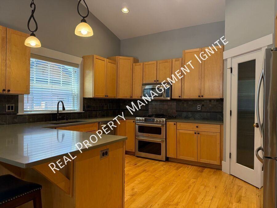 2955 Nw Bordeaux Ln - Photo 2 of 17
