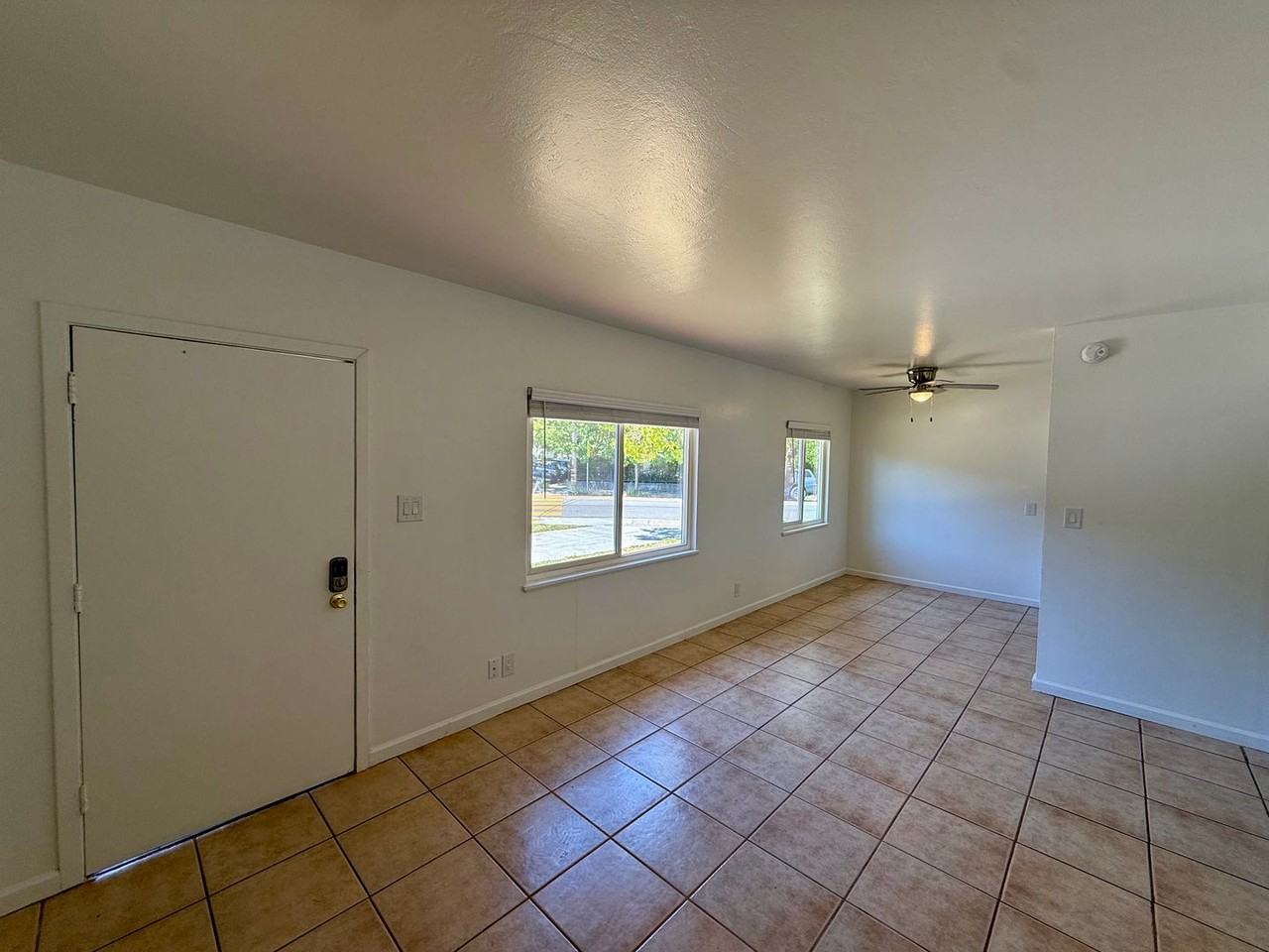 406 Woodland Ave - Photo 4 of 15