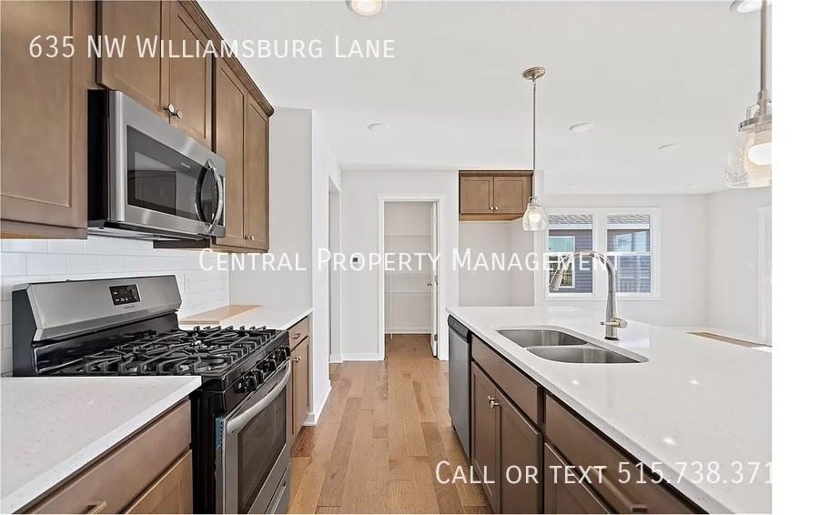 635 Nw Williamsburg Ln - Photo 3 of 30