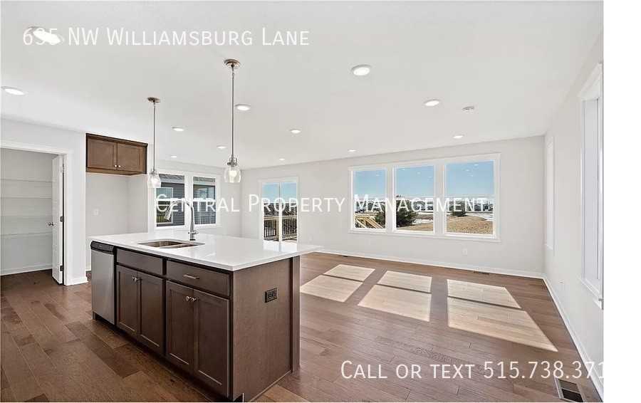 635 Nw Williamsburg Ln - Photo 4 of 30