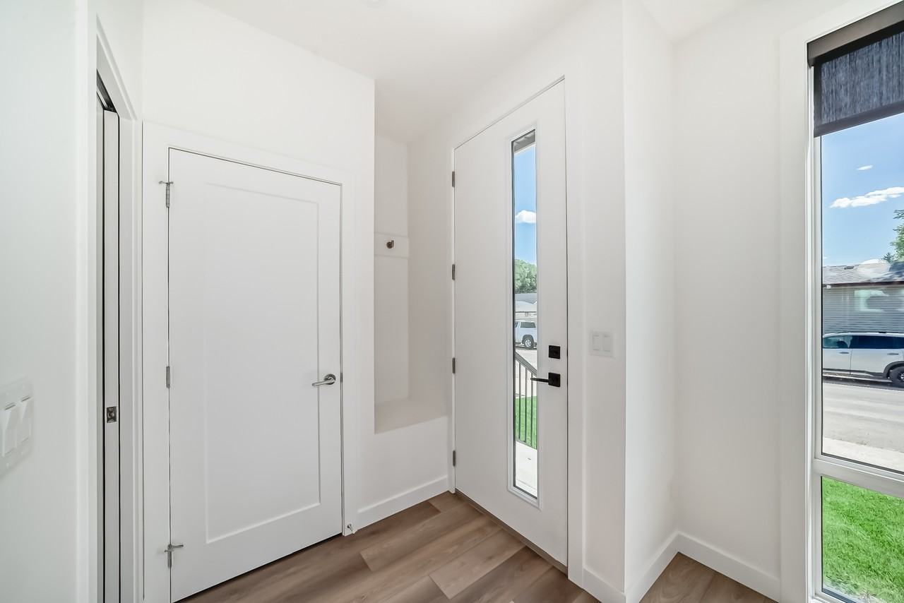 7724- 105 Avenue, Main - Photo 5 of 50