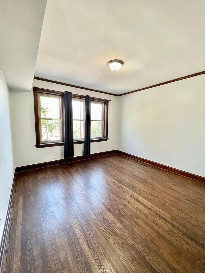 1632 N California Ave #2 - Photo 5 of 8
