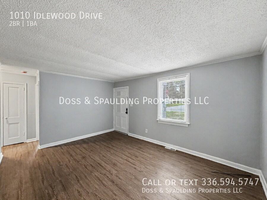 1010 Idlewood Dr - Photo 5 of 17