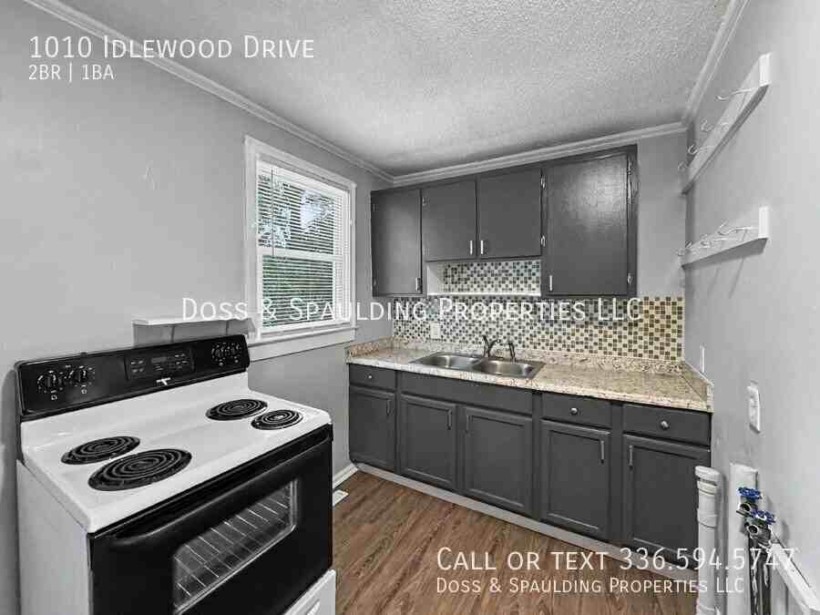 1010 Idlewood Dr - Photo 6 of 17