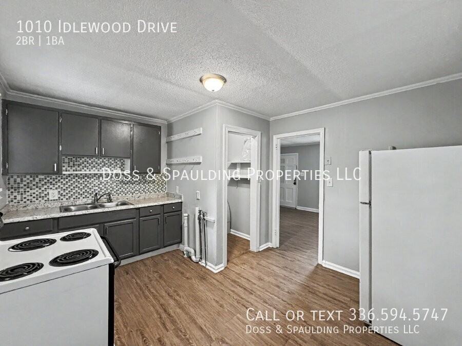 1010 Idlewood Dr - Photo 7 of 17