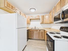 featured image of 2663 Turner St #4