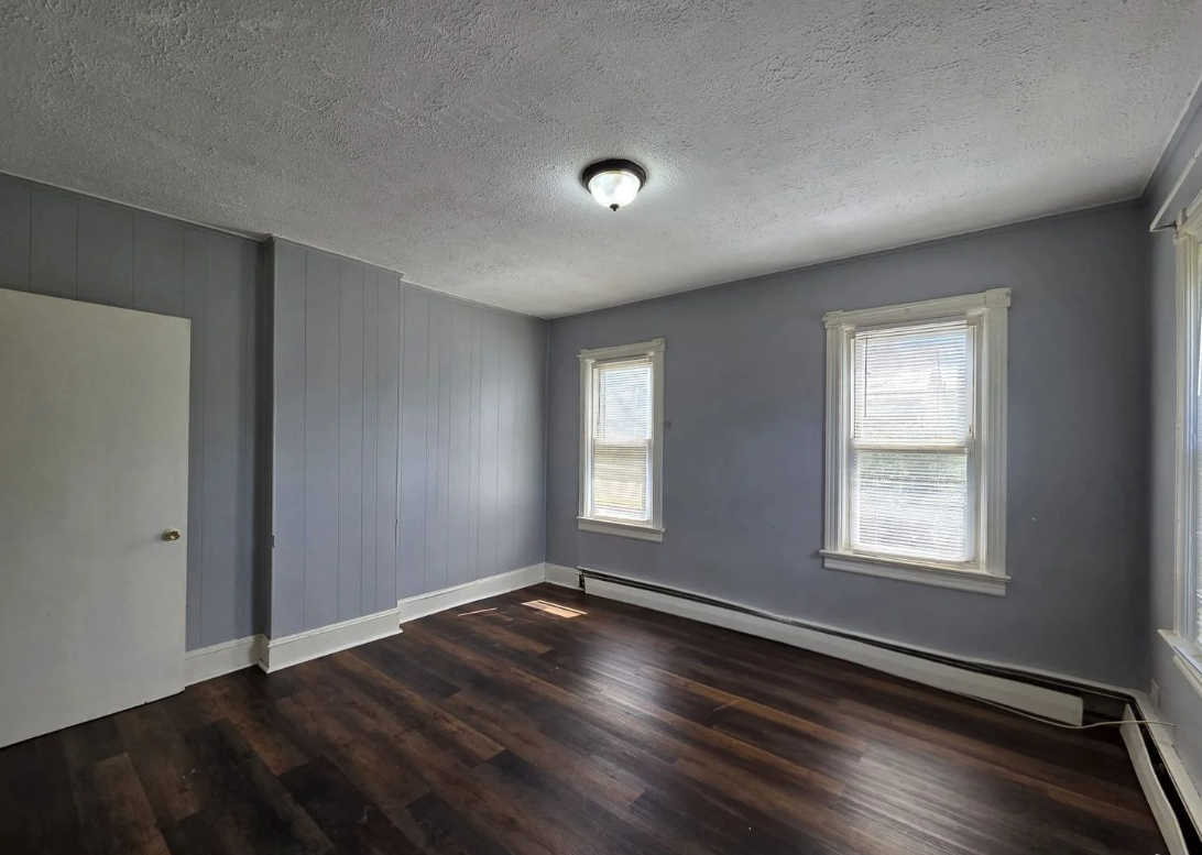 320 Cleveland Ave - Photo 2 of 8