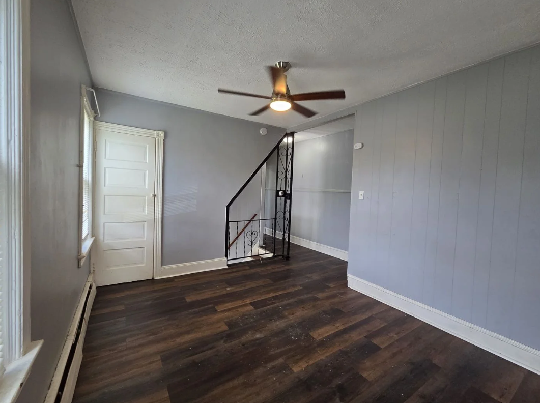 320 Cleveland Ave - Photo 3 of 8
